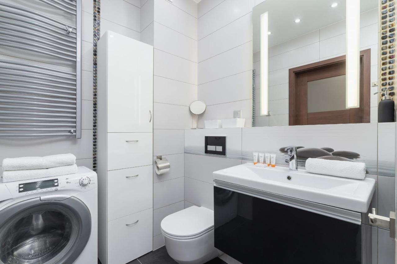 Krakow Blonia Apartment With Balcony By Noclegi Renters Екстериор снимка